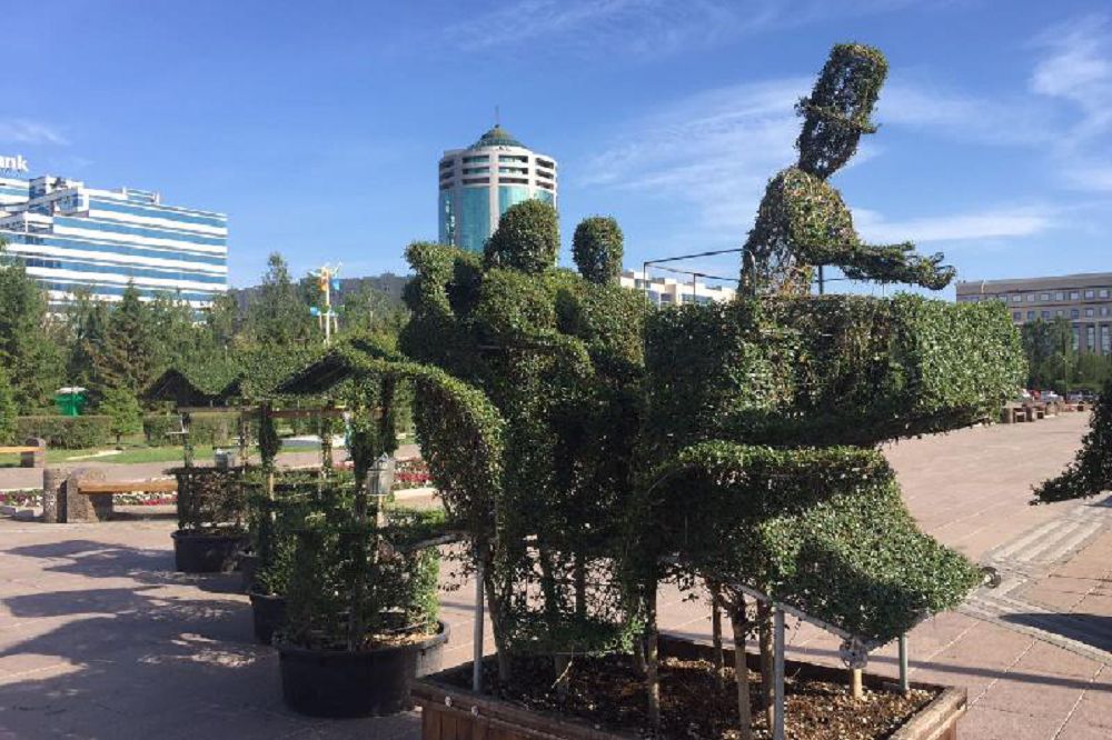 «Әдебиет бульвары» мен «Ғарыш саябағы»