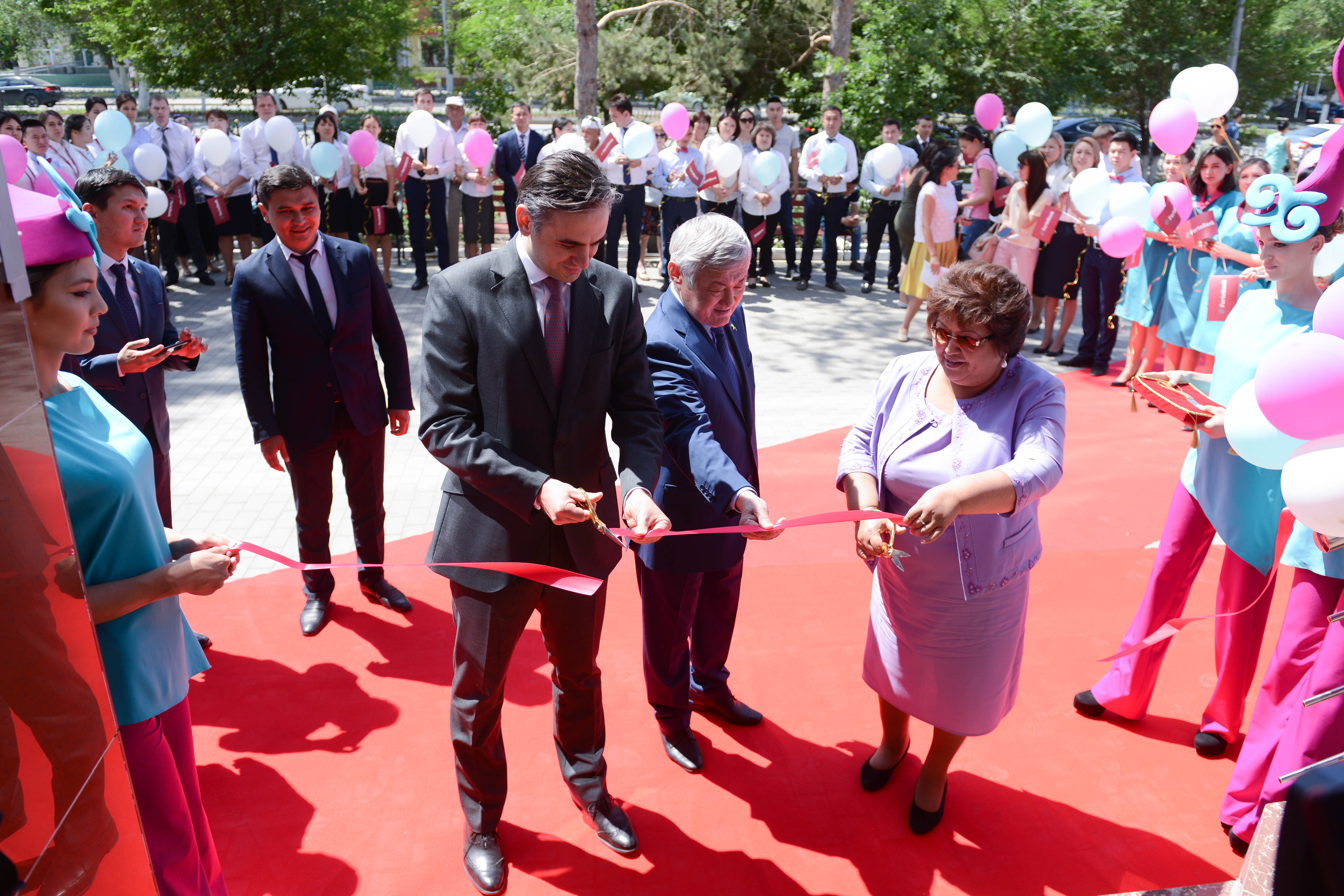 Ақтөбе облысында қаржы ұйымының озық технологиямен жабдықталған бөлімшесі қызмет көрсете бастады