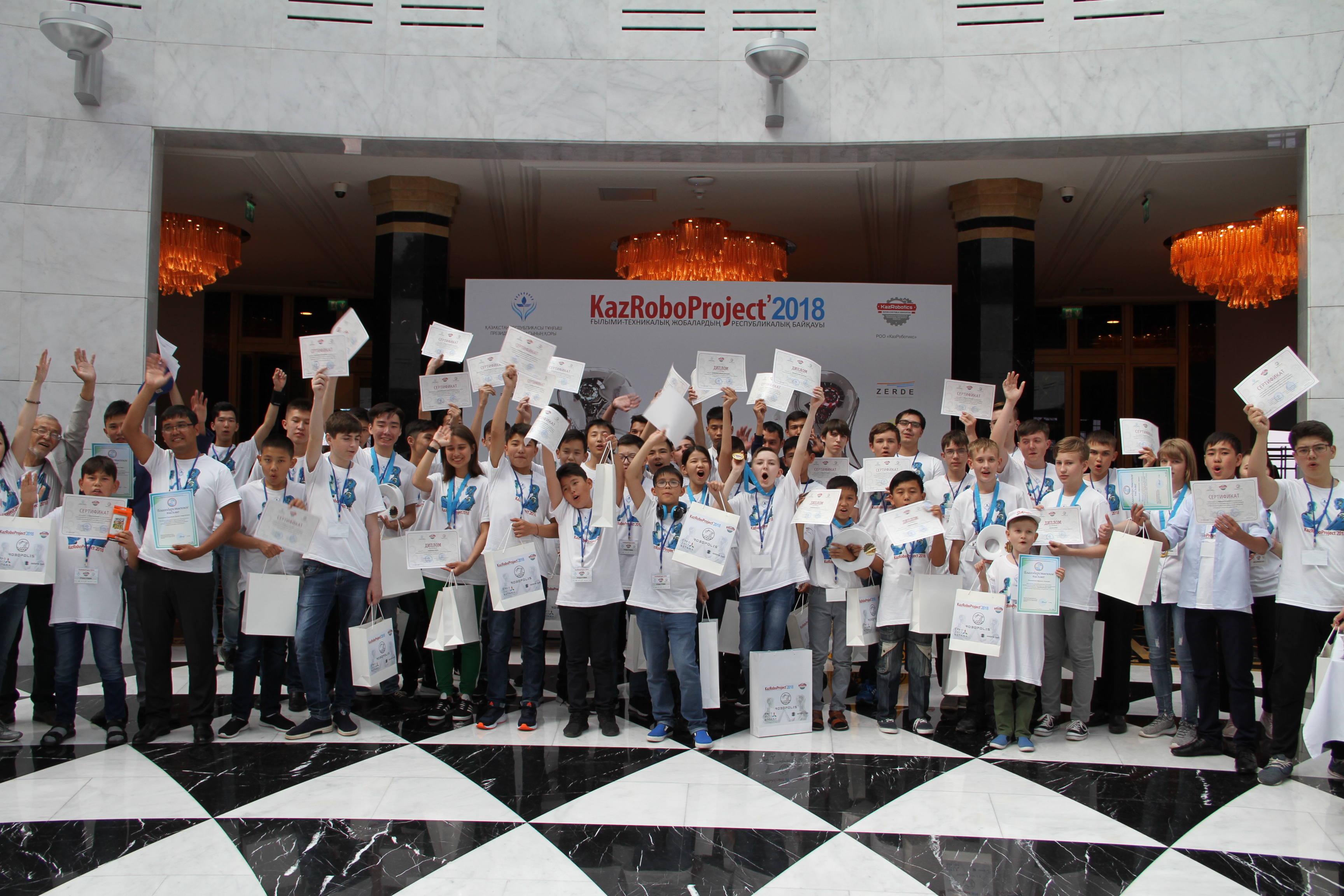 Астанада мини роботтар байқауының финалы өтті