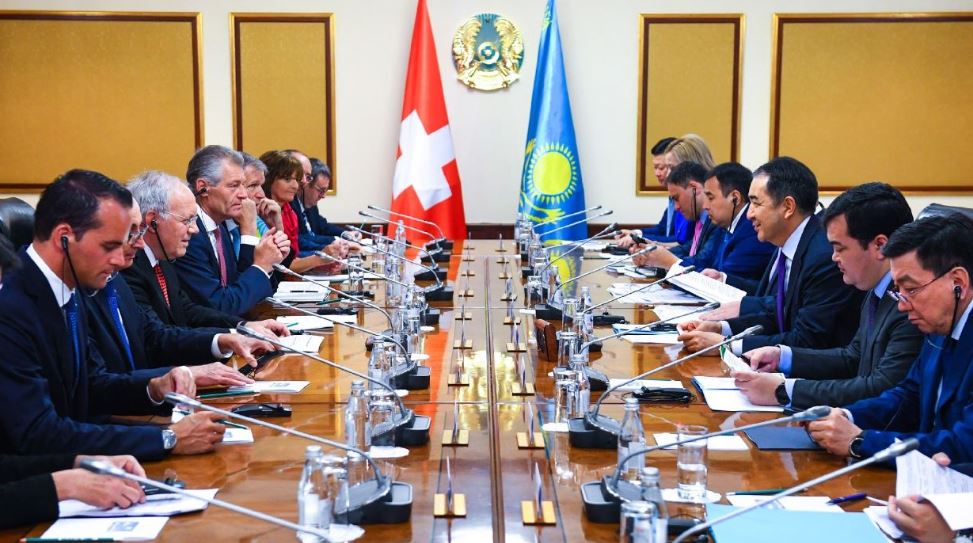 Үкімет басшысы Швейцарияның федералдық кеңесшісімен кездесті