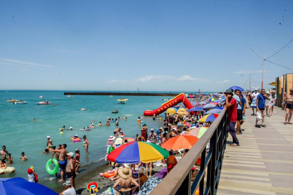 Туризм: Айдынды Алакөлге ағылған адам көп