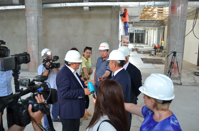 Мәжілісмендер Петропавлда Оқушылар сарайының құрылысымен танысты