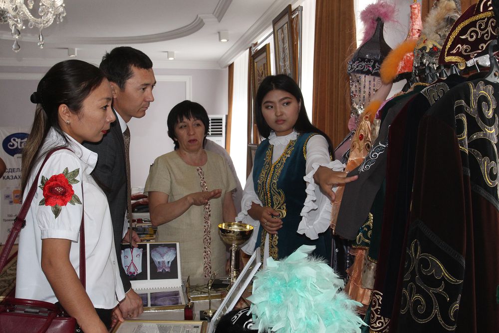 Әңгіме өзегі – әйелдердің қоғам дамуындағы рөлі