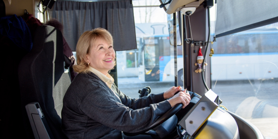 Елордада автобус жүргізушілері 400 мың теңгеге дейін жалақы алуы мүмкін