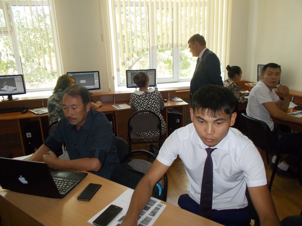 Жаңа жобаларды меңгеріп жатыр