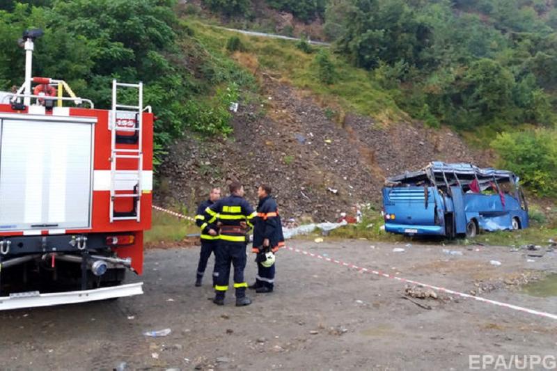 Болгарияда туристік автобус аударылып, 16 адам қаза тапты