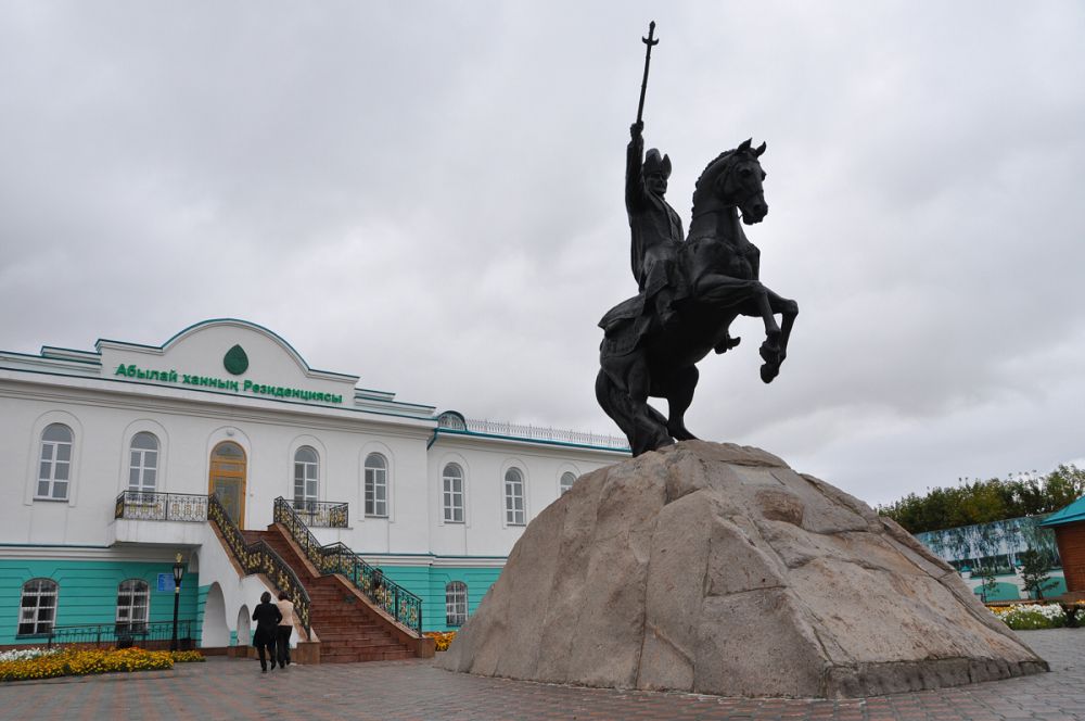 Абылайдың ақ үйі