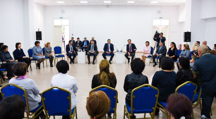 Б. Сағынтаев Павлодар облысындағы білім беру қызметтерінің сапасы туралы ата-аналар комитетінің пікірін білді