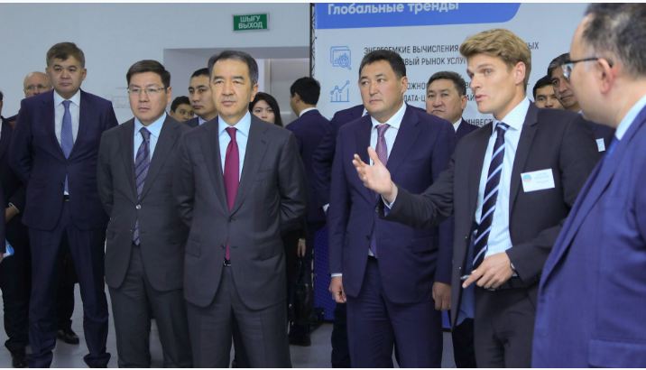 Бақытжан Сағынтаев Павлодарда ТМД-дағы ең үлкен деректер орталығының жұмысымен танысты