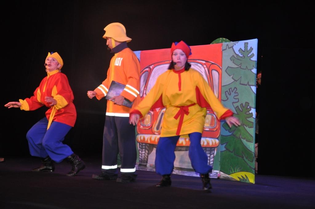 Қостанайда қуыршақ театры өрт сөндірушілердің жобасы бойынша спекталь қойды