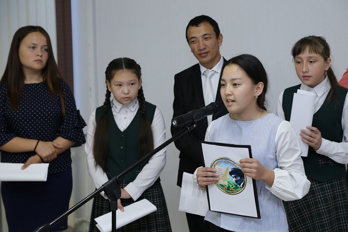 Жауқазын жырлар жалыны