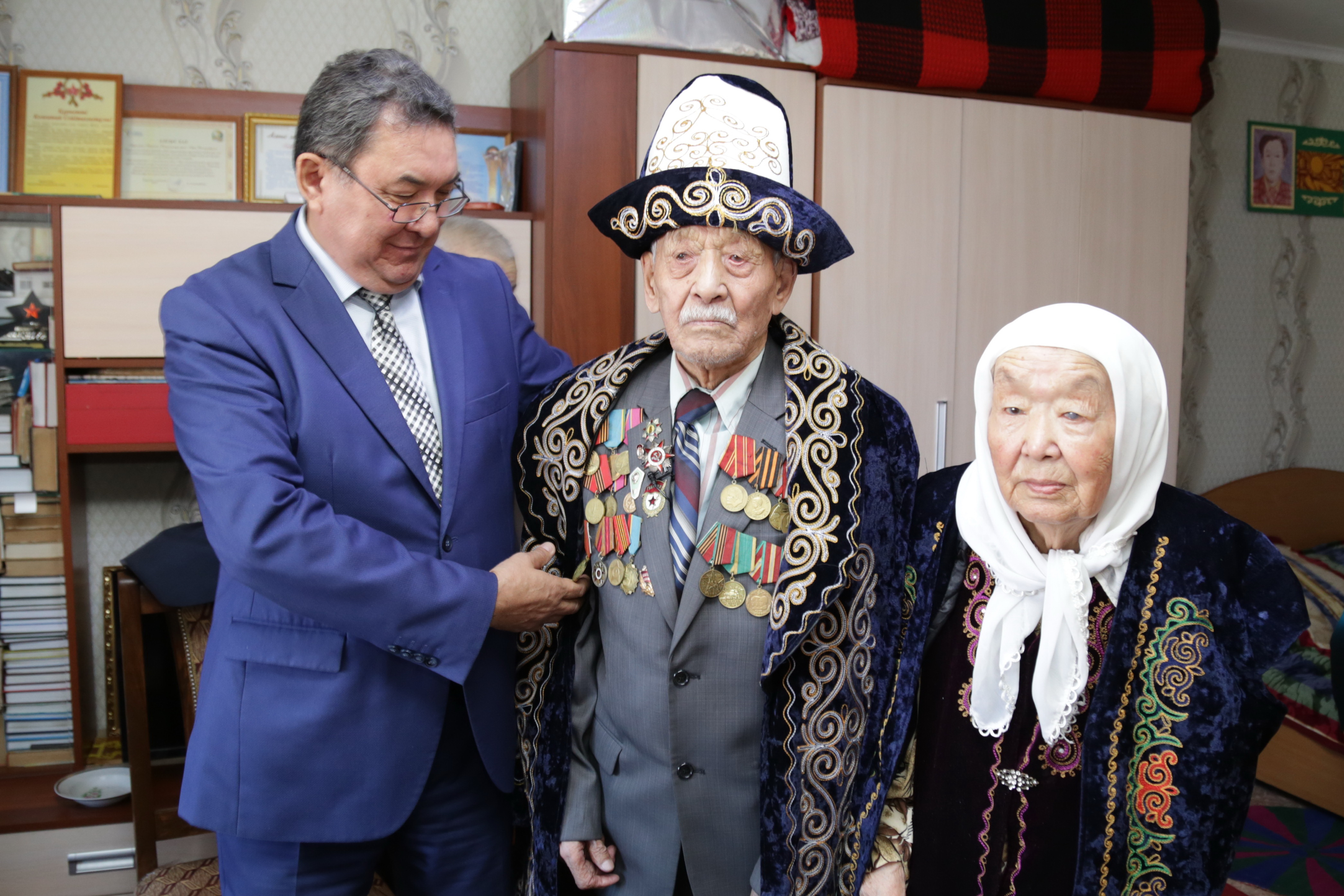 Солтүстік Қазақстан кәсіподағы гаухар той иелеріне құрмет көрсетті