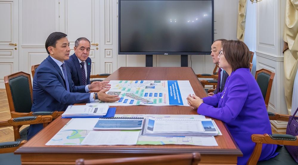 Сенаторлар Ақ Жайық өңіріне келді
