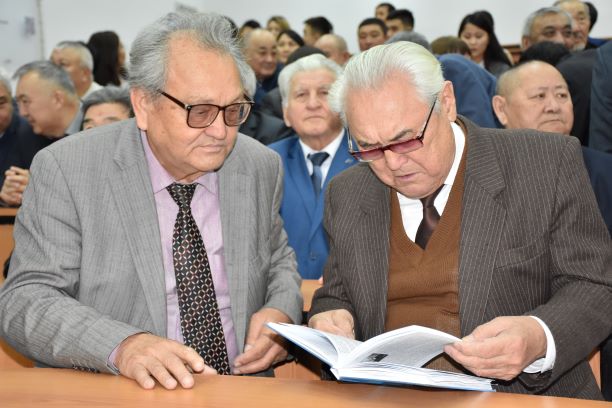 Қостанайда Спандияр Көбеевтің құрметіне дәрісхана ашылды