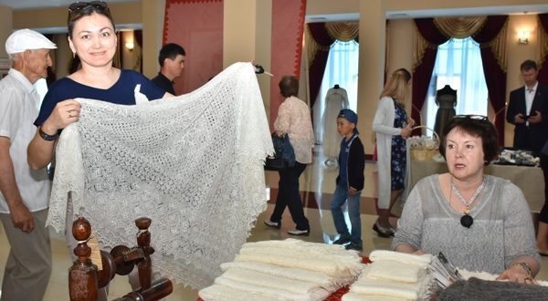 Ақтөбеде «Маған орамал сыйлаңыз» атты көрме өтті