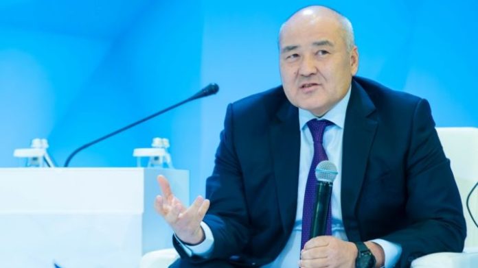 Өмірзақ Шөкеев сауда және инновация форумына қатысты