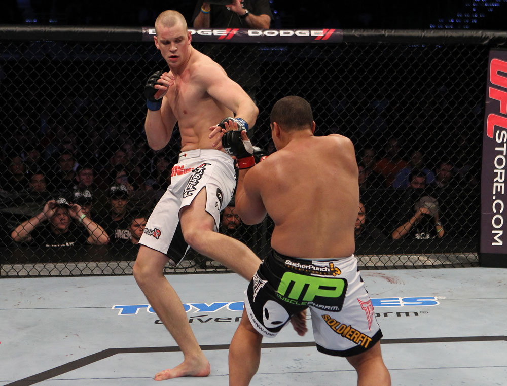 UFC-дің саңлағы Стефан Струве Алматыға келді