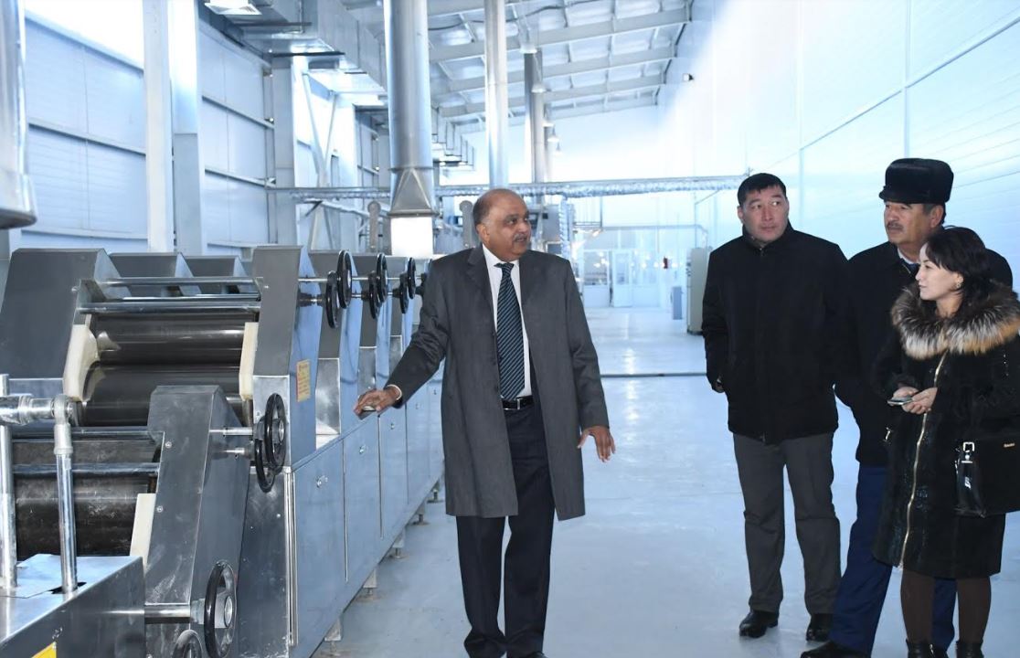 Непалдық кәсіпкер Қазығұртта жылдам дайындалатын кеспе шығарады