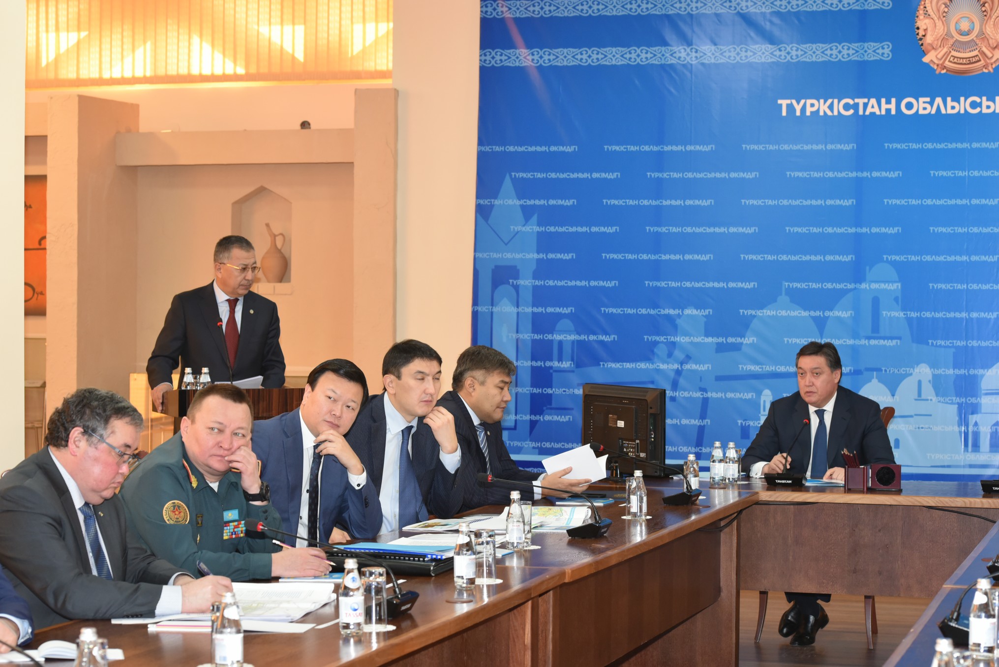 Түркістанда Асқар Мамин бірінші кезектегі нысандарды салу жөнінде жиын өткізді