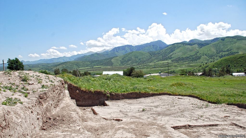 Көне тарих көп дүниені әйгілейді