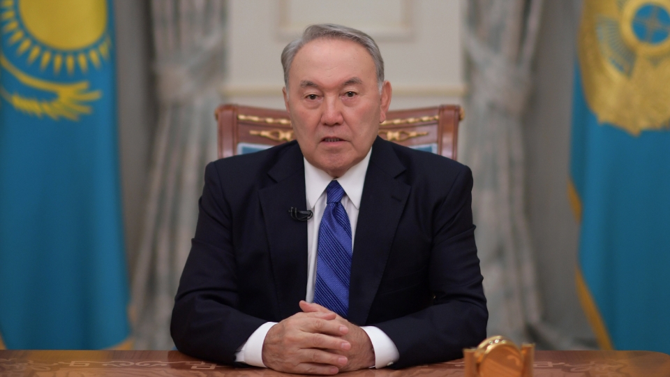 Елбасы Астанада өрт салдарынан қаза болған балалардың ата-анасы мен туысқандарына көңіл айтты