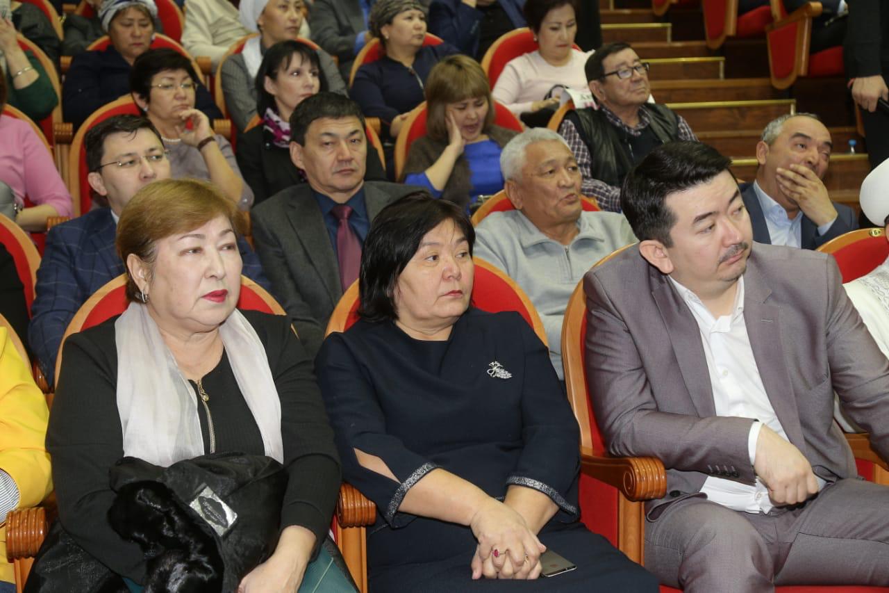 Маңғыстауда көп балалы отбасыларға 100 мың теңге төленеді