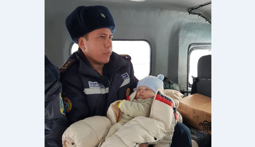 БҚО құтқарушылары 5 айлық сәбиді құтқарды