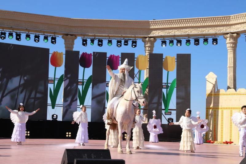 
Маңғыстауда наурыз мерекесін атап өтуге жағалауға 100 мың адам жиналған