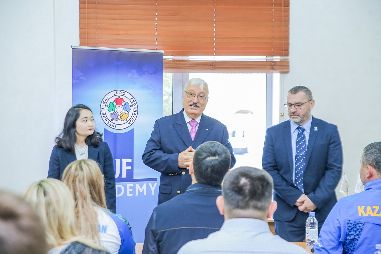 Алматыда дзюдо жаттықтырушылары арнайы курстан өтіп жатыр