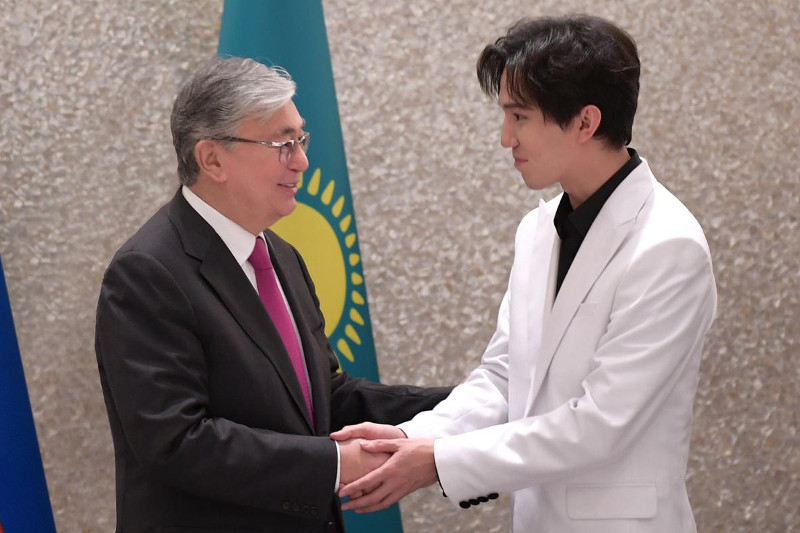 Димаш Қасым-Жомарт Тоқаевқа алғыс айтты