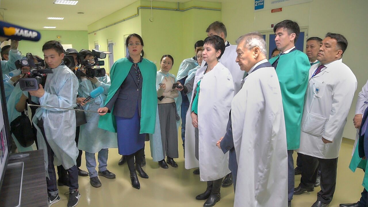 Семейге Гүлшара Әбдіхалықова бастаған үкіметтік топ жұмыс сапарымен келді