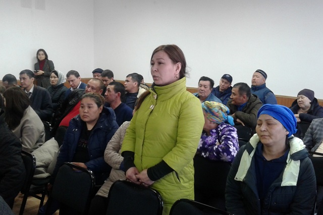 Павлодардың Теміржолшылар кенті сусыз, жарықсыз, жолсыз өмір сүруде