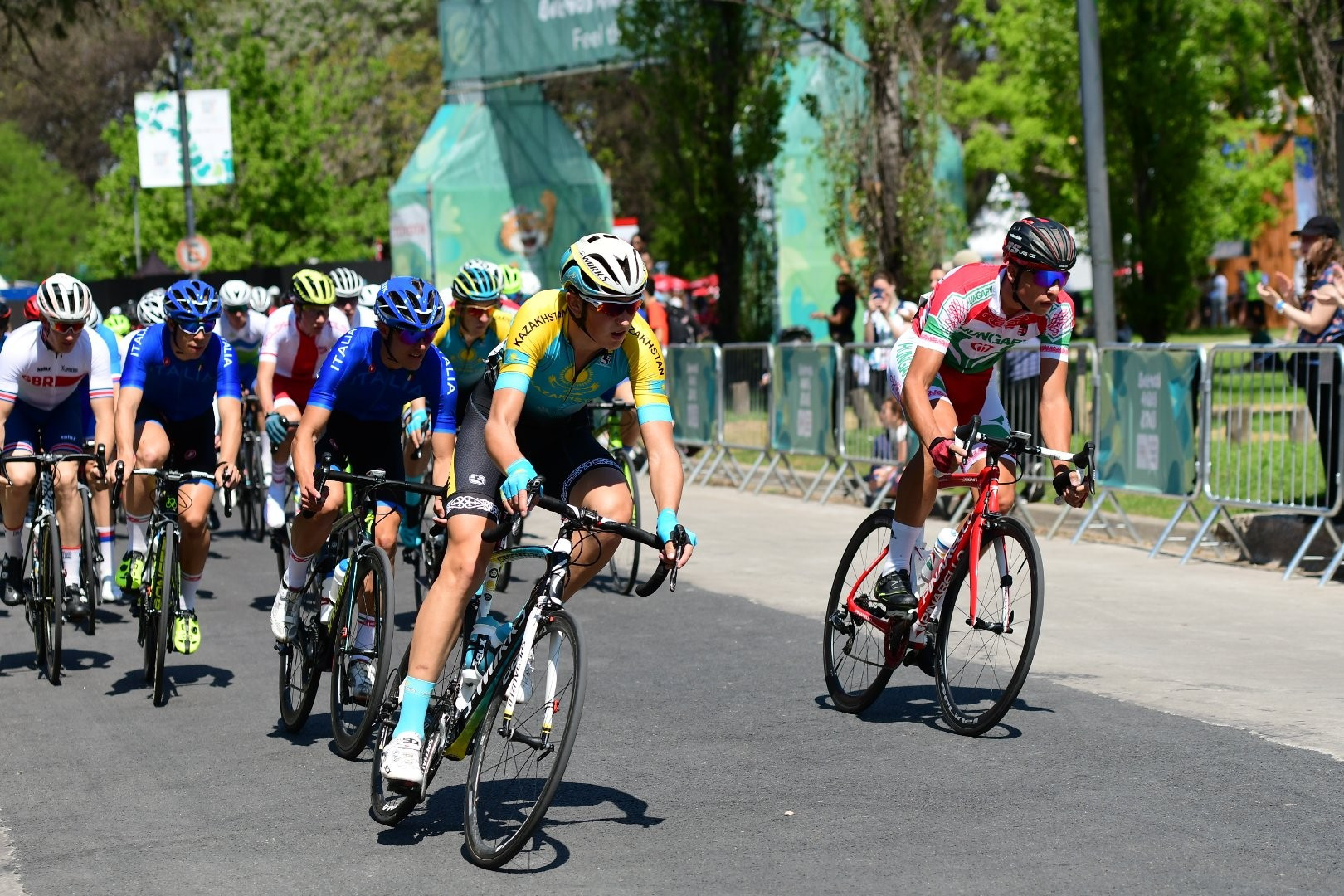Қазақстандық велошабандоздар бір күнде үш алтын медаль жеңіп алды
