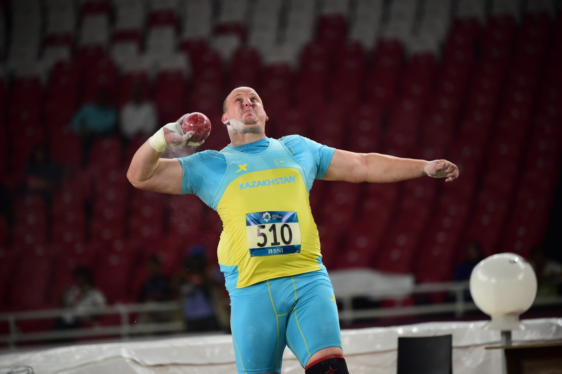 Иван Иванов ядро лақтырудан Тайландтың ашық чемпионатында алтын алды