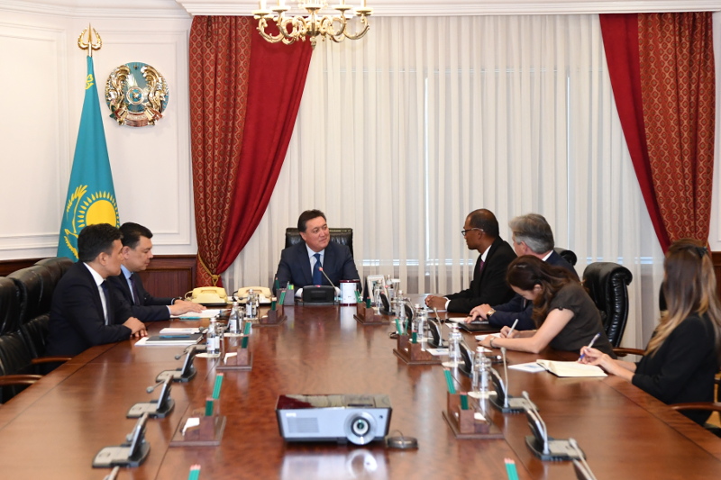 «ExxonMobil» басшысымен кездесті