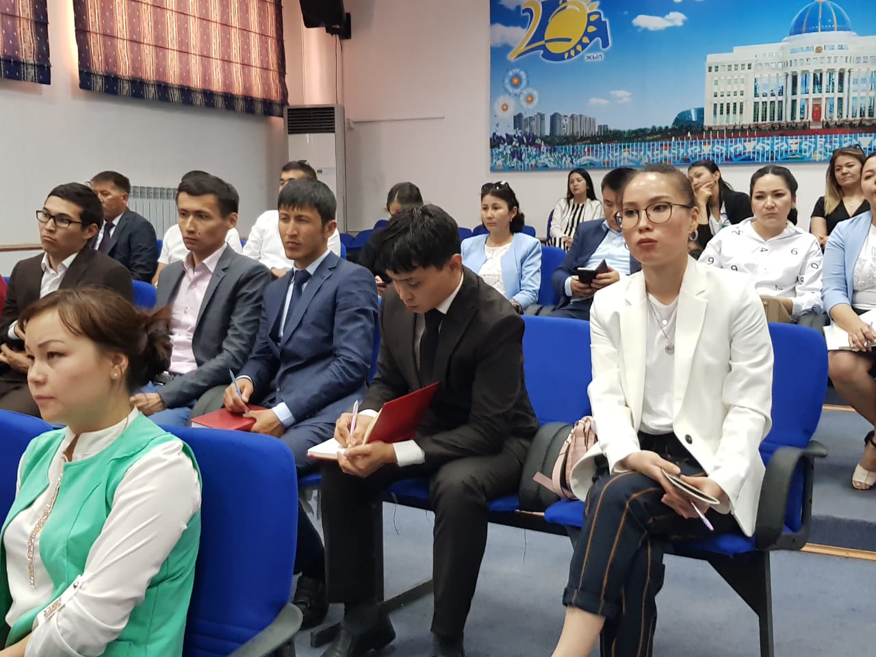 Мемлекеттік органдардың кадр қызметі мамандарымен семинар-кеңес өтті