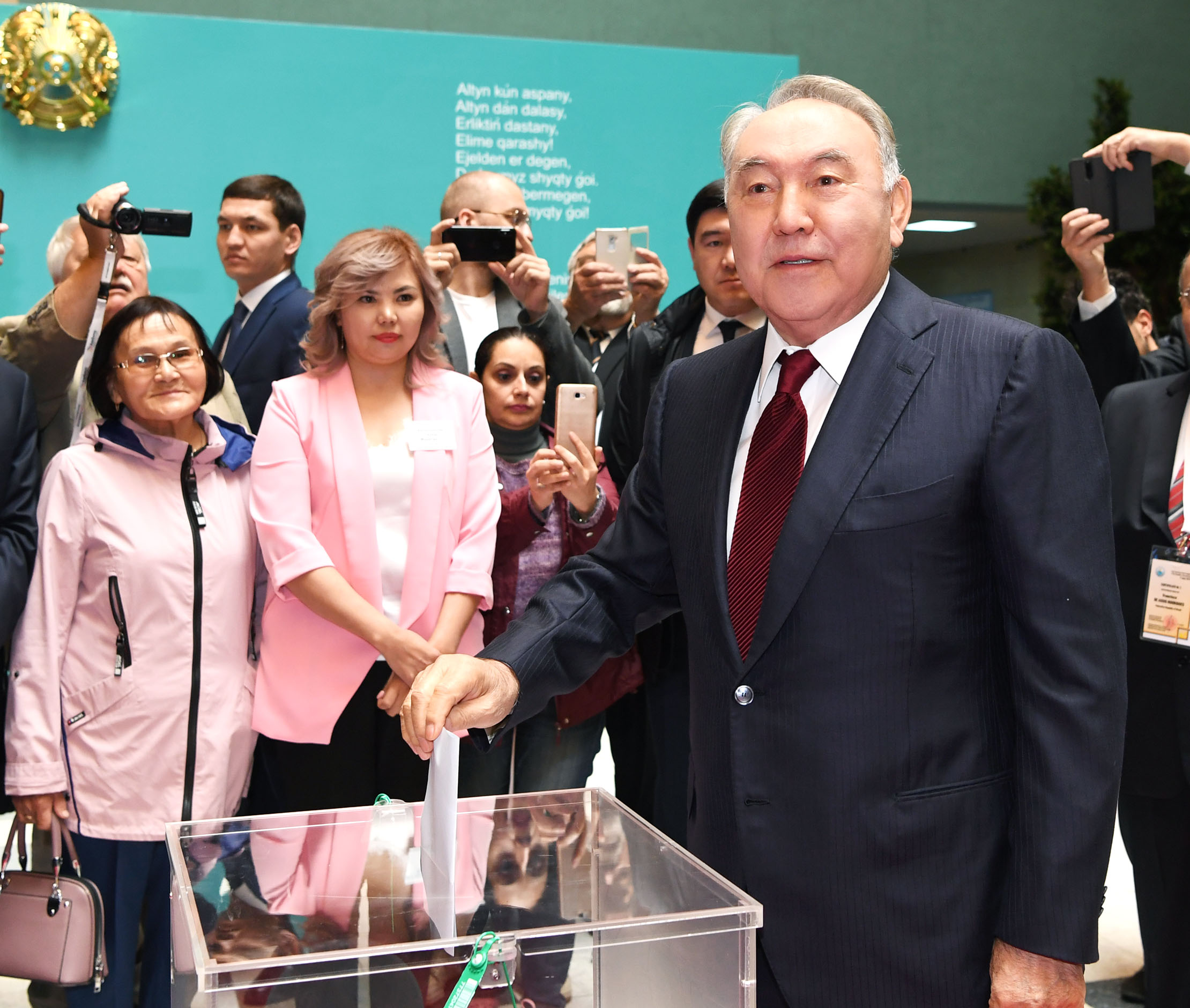 Қазақстанның Тұңғыш Президенті Елордадағы №58 сайлау учаскесіне барды