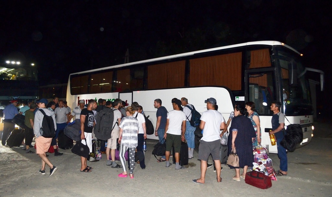 Аралдықтар ауыртпалықты бөлісуде