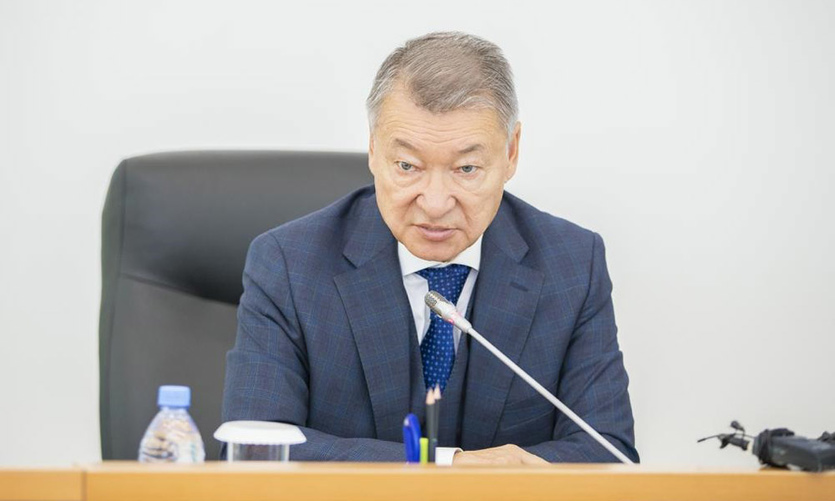 Даниал Ахметов Бесқарағай әкімін демалыста жүрген жерінен жұмысқа шақырды. Неге?