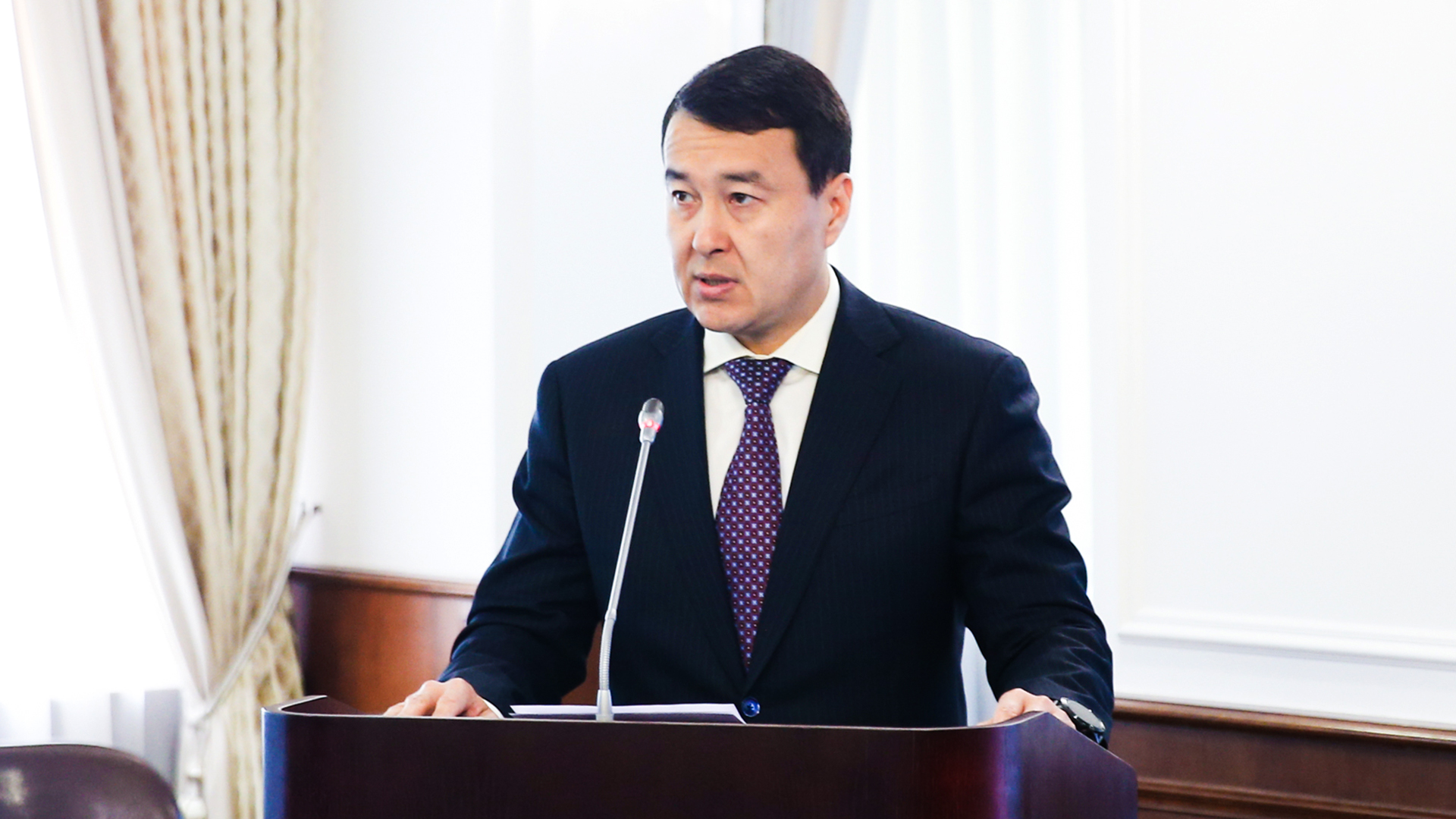 Үкіметте 2019 жылға арналған республикалық бюджетті нақтылау жөніндегі заң жобасы мақұлданды