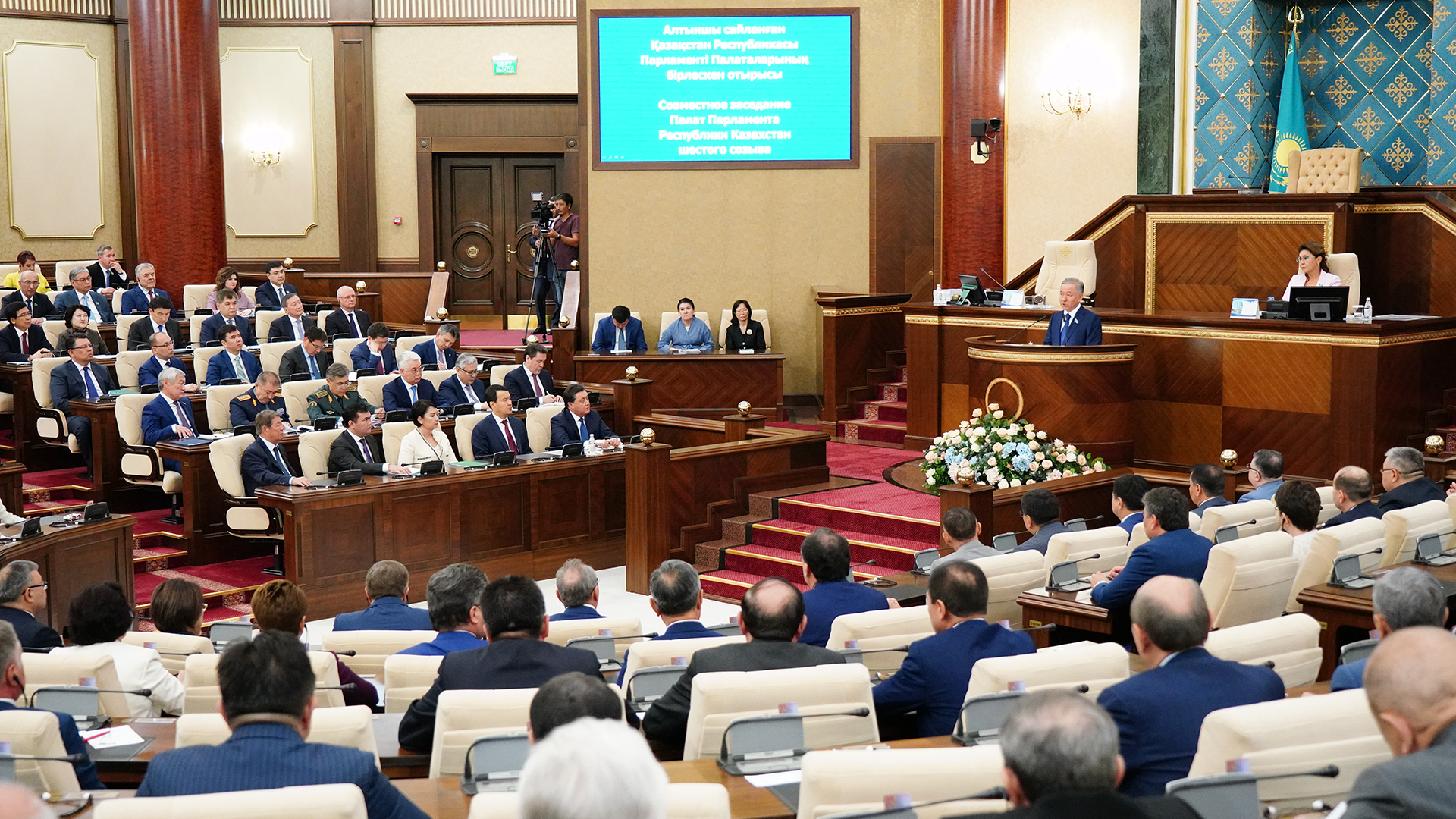 Асқар Мамин Парламент Палаталарының бірлескен отырысына қатысты