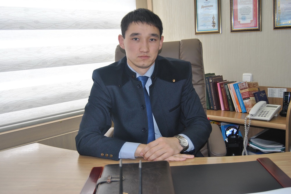 Семейлік Азат Сарпеков Елбасына жыр эстафетасын жолдады