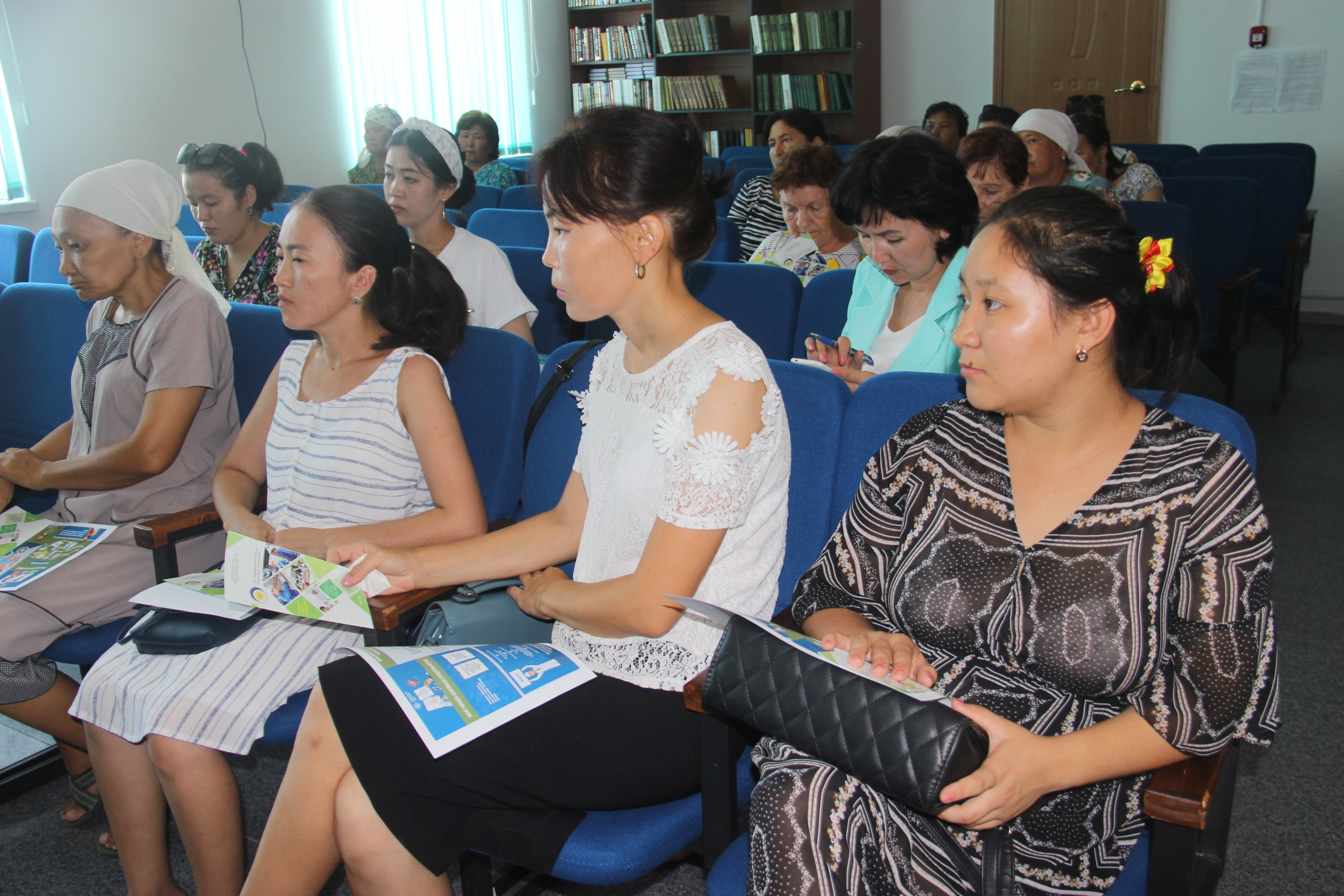 Әлеуметтік сала өкілдері Түпқараған ауылдарын аралады