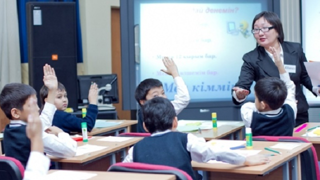 Алматы әкімі мұғалімнің мәртебесін көтеру және оларға қолдау көрсету шаралары туралы айтты