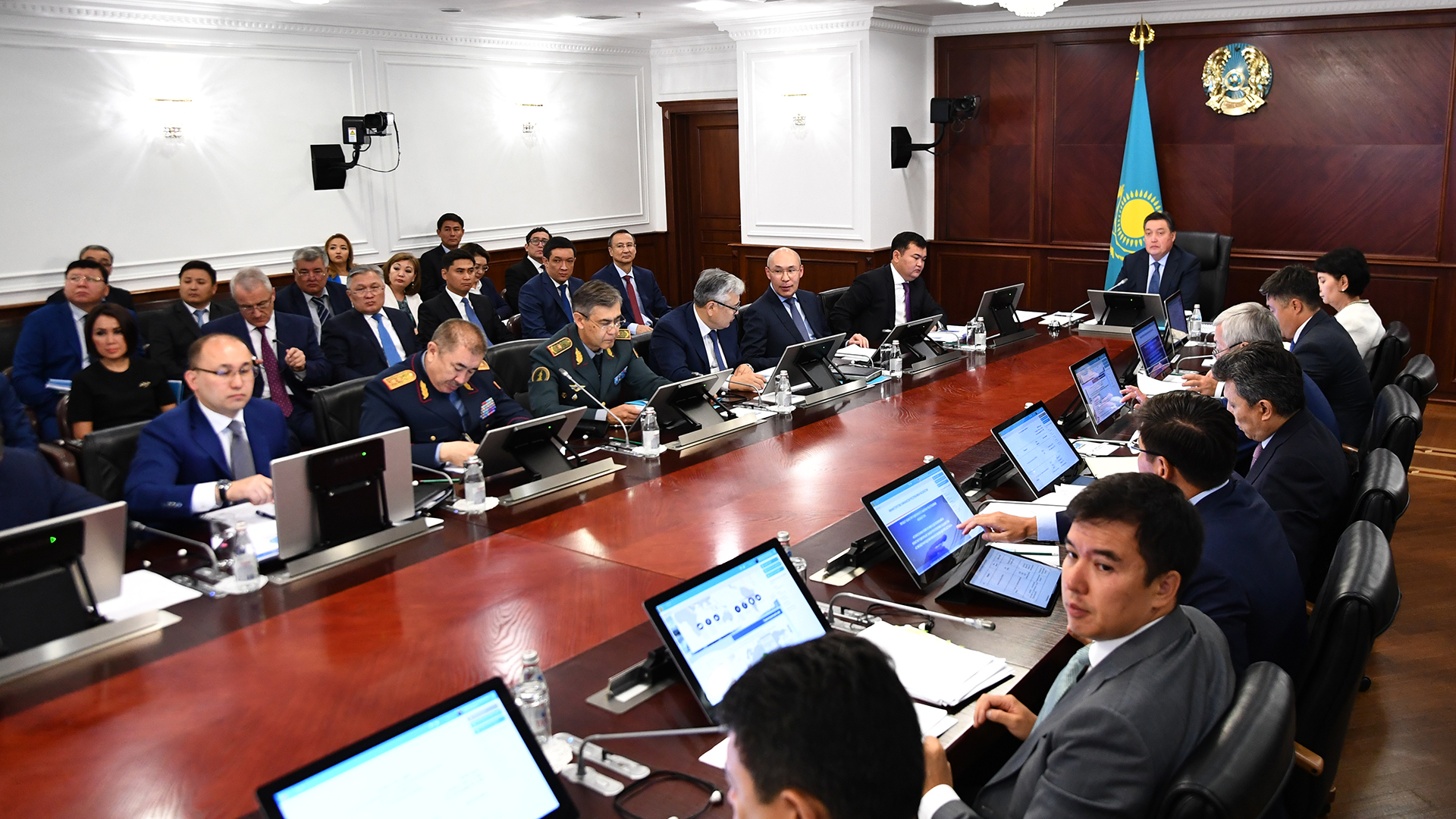 Асқар Мамин АХҚО қызметін жетілдіру жөніндегі жұмыстарды жалғастыруды тапсырды