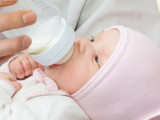 Ана сүті баланы семіздіктен қорғайды