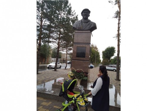 Мүсінші туған жердің төріне шықты