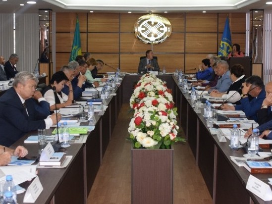 Кәсіподақтар федерациясы Бердібек Сапарбаевты «Үздік әлеуметтік әріптес» белгісімен марапаттады