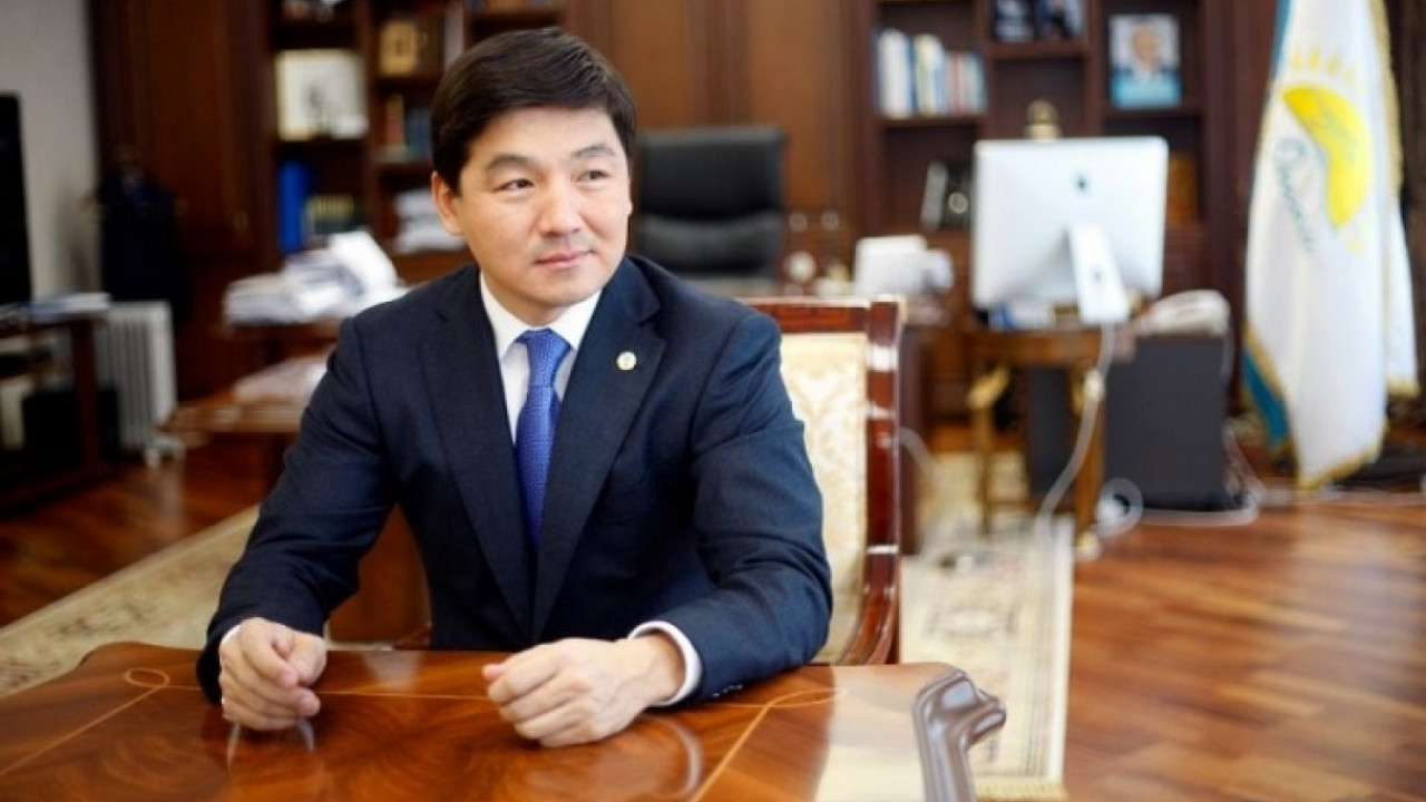 Бауыржан Байбек айтыс өнері мен партиялық праймеризді салыстырды