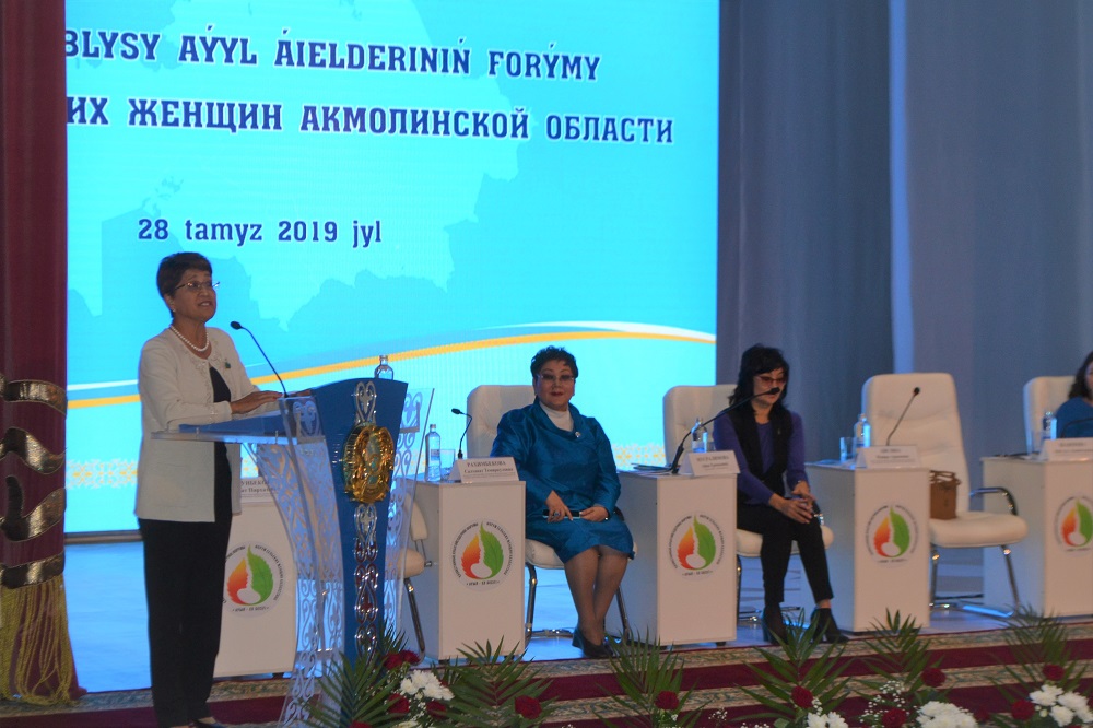 Мәжіліс депутаттары Ақмола облысында өткен ауыл әйелдерінің форумына қатысты